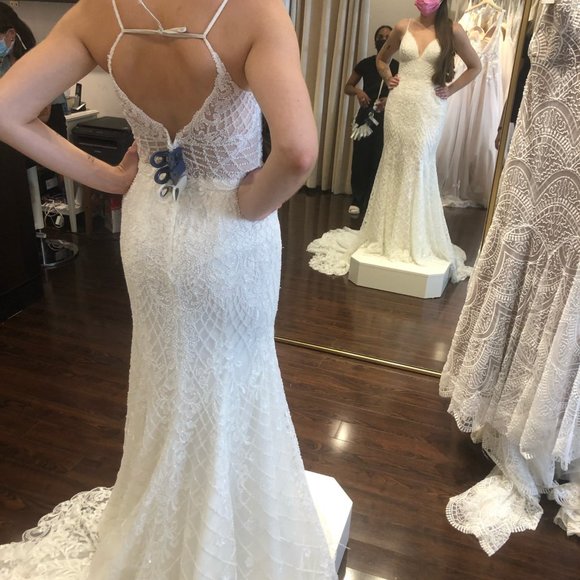 Wedding dress - Picture 6 of 13